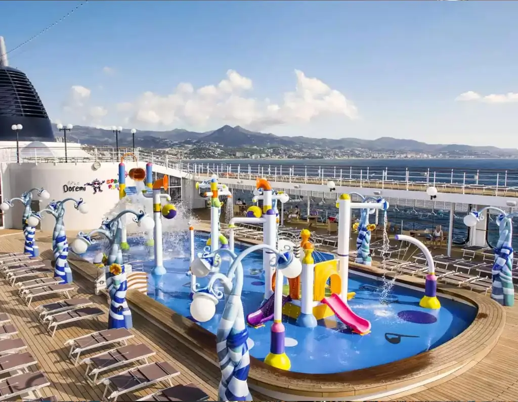 Activité à bord du bateau de croisière MSC Lirica