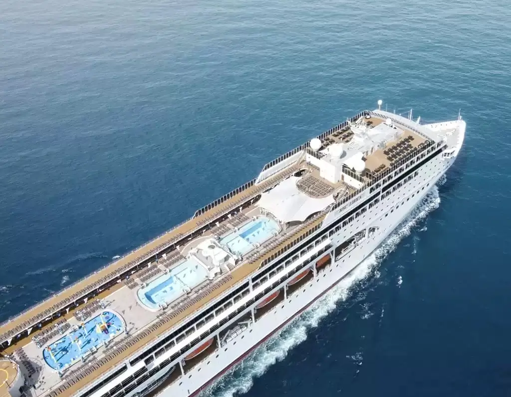 Le paquebot de croisière MSC Lirica