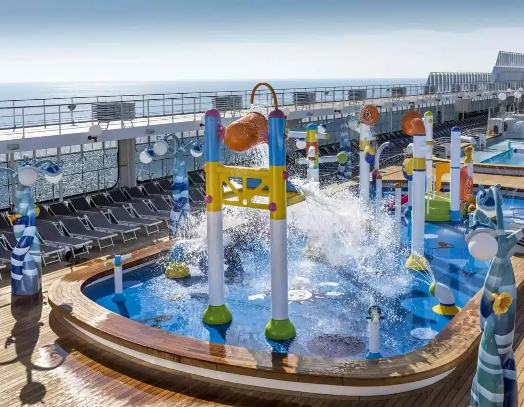 Activité à bord du bateau de croisière MSC Opera