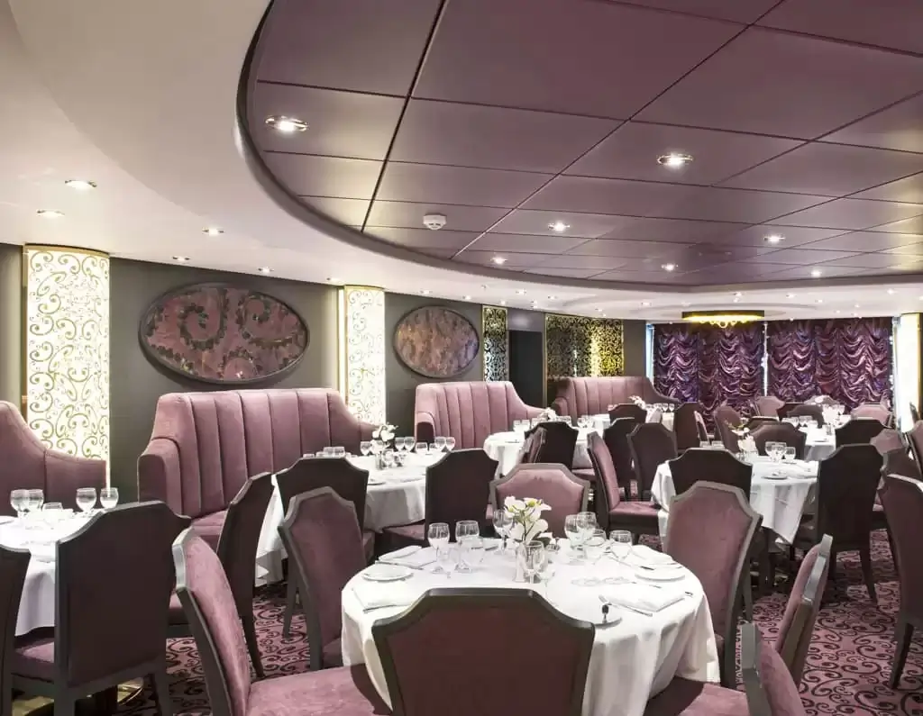Restaurant à bord du bateau de croisière MSC Preziosa