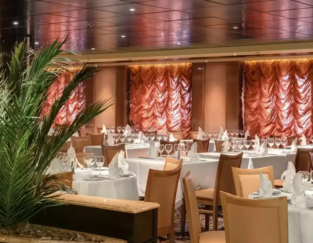 Restaurant à bord du bateau de croisière MSC Sinfonia