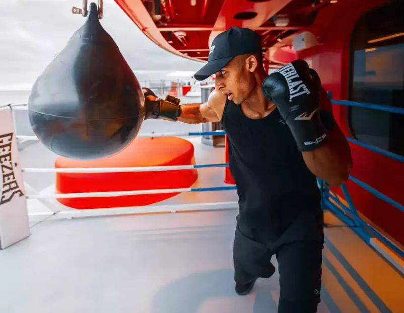 Le bateau de croisière Resilient Lady (Virgin Voyages)
