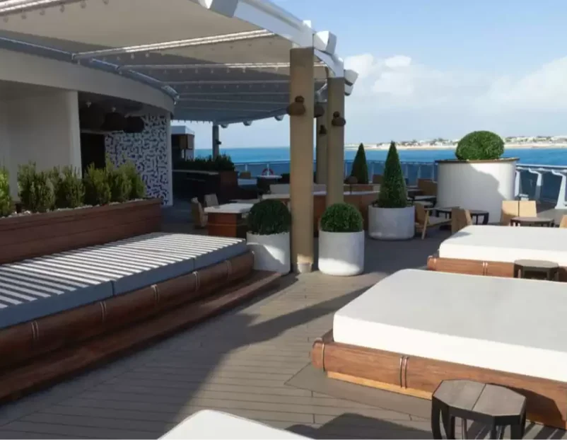 Le bateau de croisière Resilient Lady (Virgin Voyages)