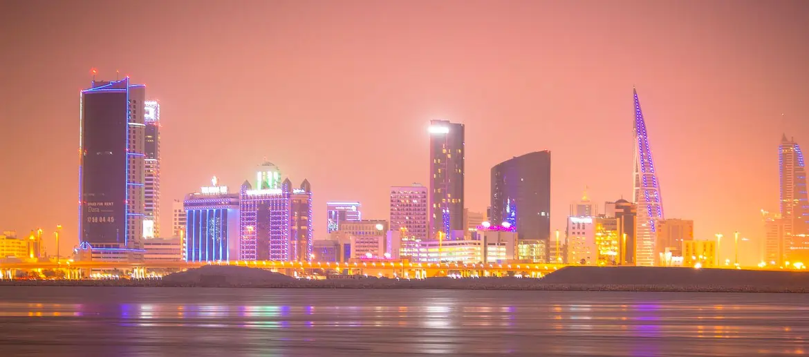 Vue de nuit à Bahreïn