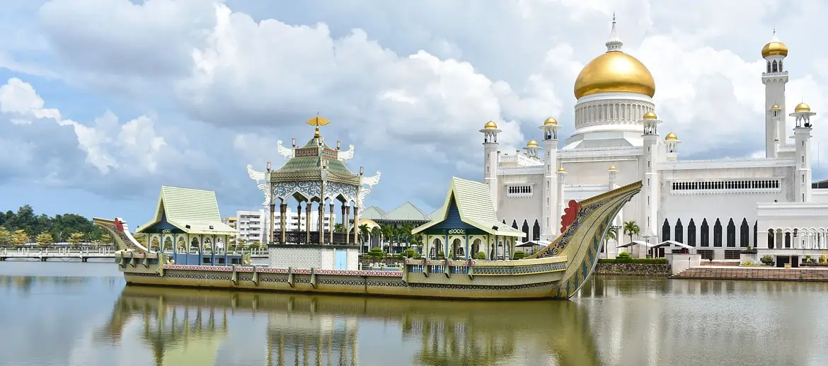 Omar ali saifuddien mosque,  Brunei