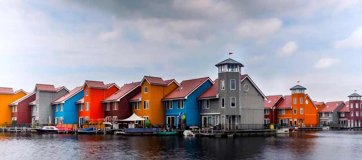 Groningen, Reitdiephaven, maisons typiques, Pays-Bas